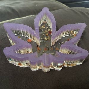 Lavender & Crystal Pot leaf shaped ashtray (glow-in-the-dark)